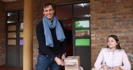 Ganó un banca hace dos meses, aún no asumió y ahora va por otra: Diego Hartfield vuelve a ser el candidato de Milei en Misiones imagen-44