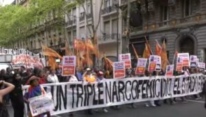 Plaza de Mayo: comenzó la marcha por el triple crimen en Florencio Varela imagen-3