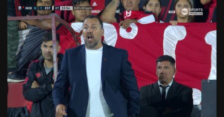 Newell's: de los insultos a Fabbiani a Merlos al "que se vayan todos" antes de Boca imagen-14