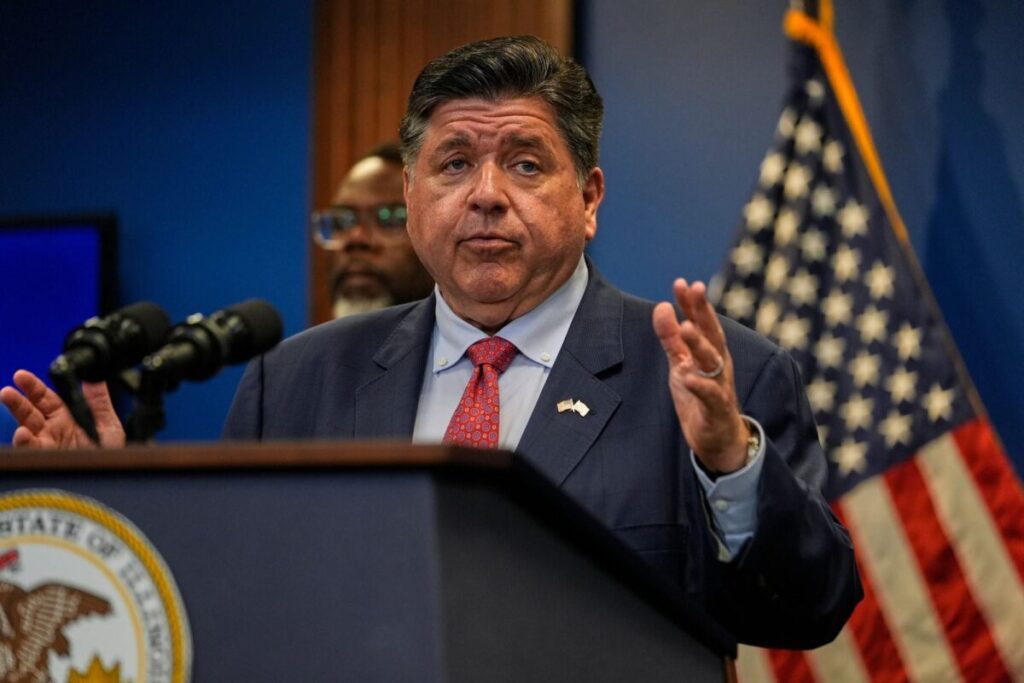 El guiño de JB Pritzker y su apoyo a los latinos en Illinois: “Se están viendo afectados” imagen-4