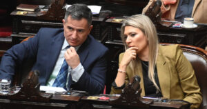La maniobra de último momento de La Libertad Avanza para que Diputados no trate el veto de Milei a Universidades que terminó en risas y abucheos imagen-3