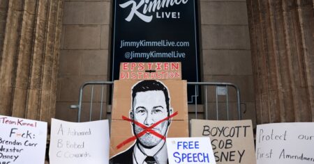 ¡Jimmy Kimmel redobla la apuesta! Se niega a disculparse con la esposa de Charlie Kirk y sigue la guerra contra ABC imagen-12