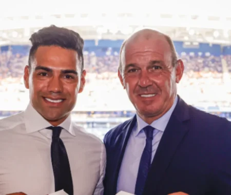 Falcao García, un espectador bien elegante en el derbi madrileño imagen-15