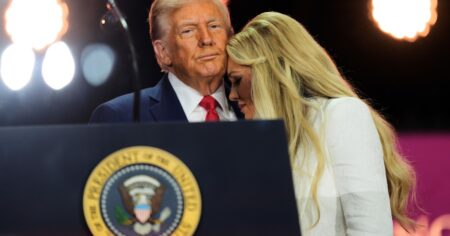 Donald Trump habló en el funeral de Charlie Kirk ante 73 mil personas y lo definió como uno de "los más grandes patriotas" imagen-16