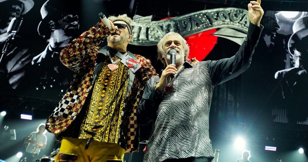 El (auto) homenaje de Los Auténticos Decadentes a los 30 años de su famoso disco lleno de hits imagen-4