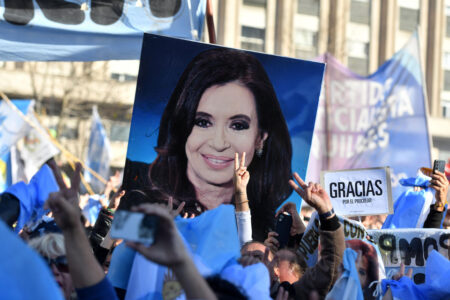 Cristina Kirchner proscripta y sin derecho a votar imagen-14