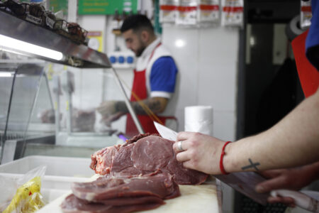 El Gobierno eliminó las retenciones a la carne avícola y bovina hasta octubre imagen-6