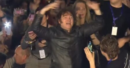 Javier Milei y sus medidas, EN VIVO: tras su multitudinario acto en Córdoba, el Presidente busca retomar el control de la campaña de LLA imagen-15