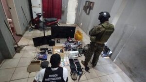 Cayeron dos narcokioscos en Garupá: detuvieron a “Negrito” y secuestraron drogas y objetos robados imagen-2
