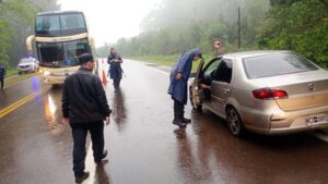 Delincuentes armados irrumpieron en un banco de Puerto Piray y se dieron a la fuga imagen-2