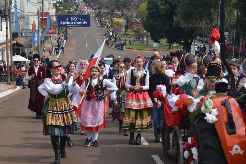 Oberá vive la Fiesta Nacional del Inmigrante | OberaInside.com.ar La Noticia Junto a VosOberá vive la Fiesta Nacional del Inmigrante imagen-5