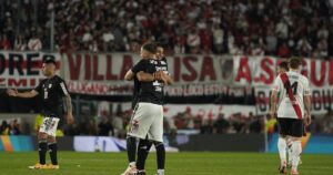 Con su histórico triunfo en el Monumental, Riestra superó a River en el historial imagen-1