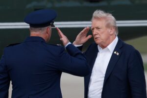 El desafío de Trump a Portland: despliega agentes por las protestas contra el ICE y choca con las autoridades locales imagen-2