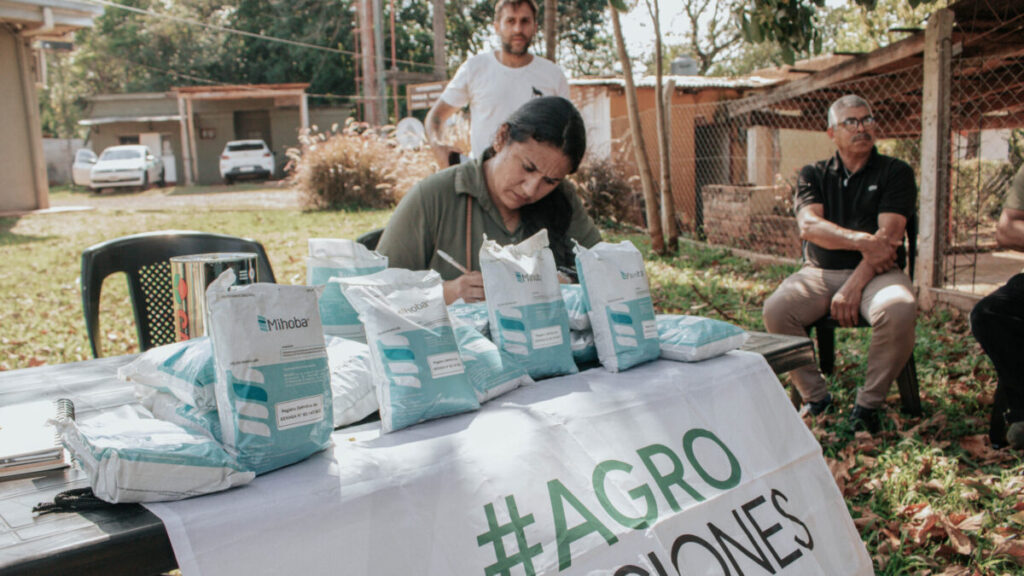 Trabajo articulado entre municipios y Ministerio del Agro: entrega de plantines hortícolas y bioinsumos en tres localidades imagen-5