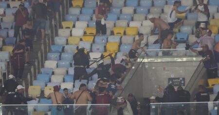 Otra vez la violencia policial en Brasil: les pegaron a los hinchas de Lanús imagen-15