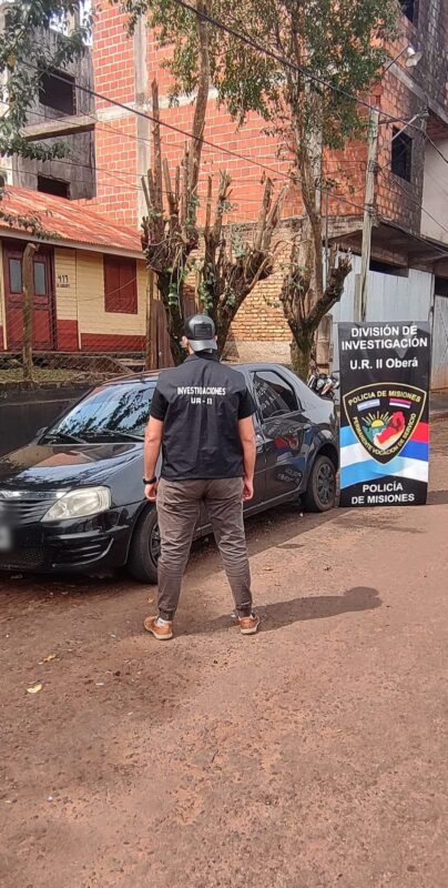 Investigadores policiales secuestraron un auto robado en Buenos Aires imagen-10