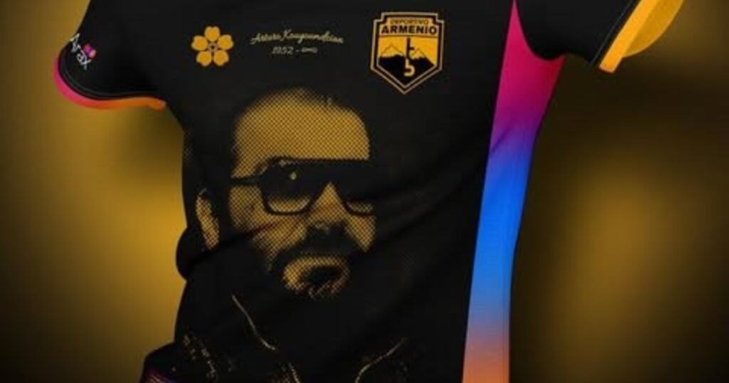 Deportivo Armenio y su camiseta de colección que homenajea a un cantante imagen-40
