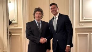Milei viaja esta noche a Paraguay para participar de la CPAC y mantener un encuentro con su par, Santiago Peña imagen-118