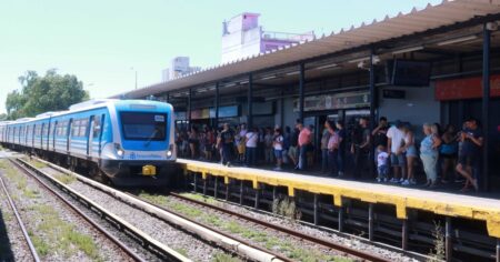 Otro día de cancelaciones y demoras en el servicio de trenes en el AMBA por la protesta de La Fraternidad imagen-47