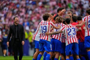 Diego Simeone, sobre el “extraordinario” Julián Alvarez: “Se tiene que quedar muchos años acá” imagen-2