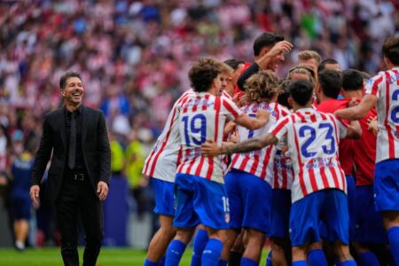 Diego Simeone, sobre el “extraordinario” Julián Alvarez: “Se tiene que quedar muchos años acá” imagen-6