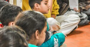 Ganó un concurso en homenaje a Ana Frank, viajó a Amsterdam y creó un club de jóvenes escritores argentinos imagen-4