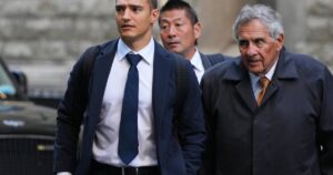 El mejor equipo de la Fórmula 1 le inició juicio a un piloto imagen-2