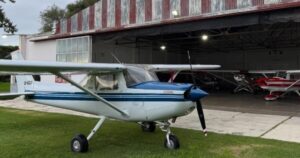 Una mujer murió al fallar el paracaídas cuando saltó de una avioneta en Miramar imagen-2