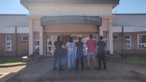 Una pareja robaba ropa en la Placita y fue detenida imagen-2