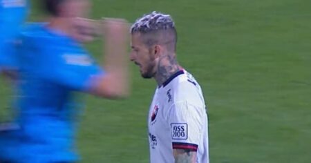 Video: el penal que le atajaron a Benedetto imagen-12