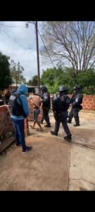 Arrestaron en Posadas a dos robamotos con un «combo» de partes de rodados y cultivo de marihuana imagen-1