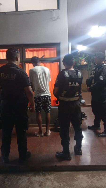 Policías Motorizados desplegaron un megaoperativo en Posadas y Garupá: cinco detenidos, motos incautadas y municiones secuestradas imagen-12