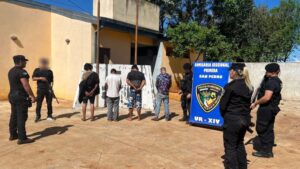San Pedro: detuvieron a cuatro hombres tras una pelea a piedrazos; uno tenía un cuchillo imagen-1