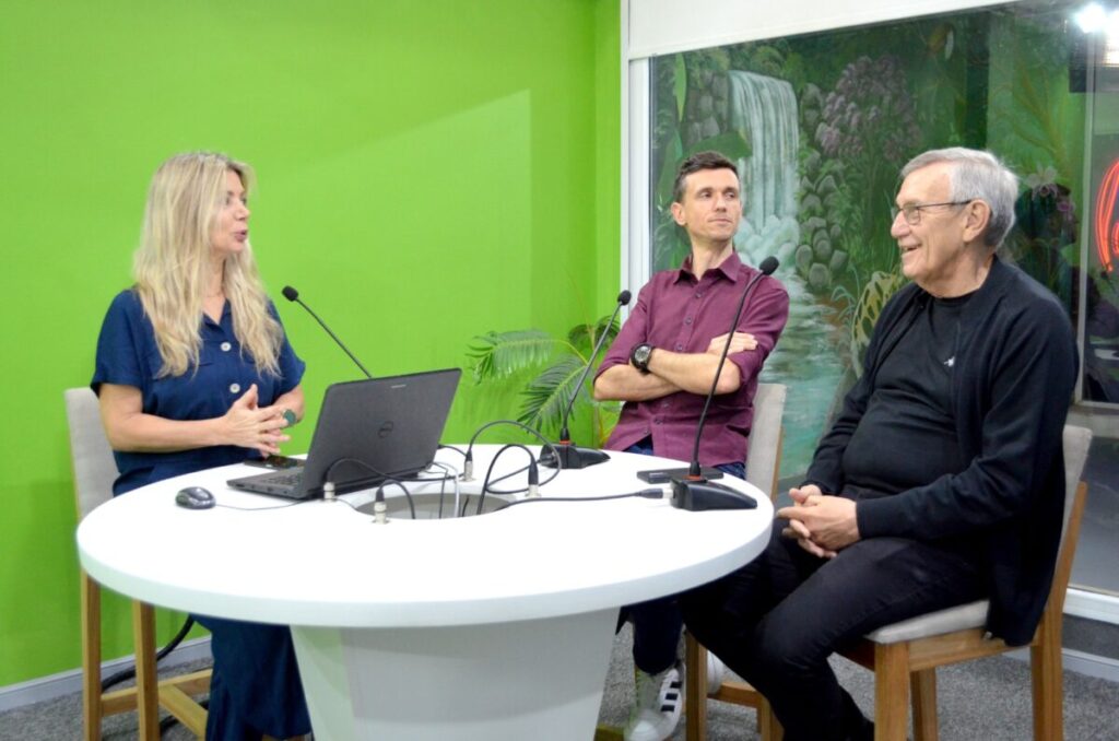 El artista y docente Ernesto Engel explicó cómo la enseñanza del arte contribuye al equilibrio social y recordó su experiencia formando a más de 140 estudiantes imagen-5