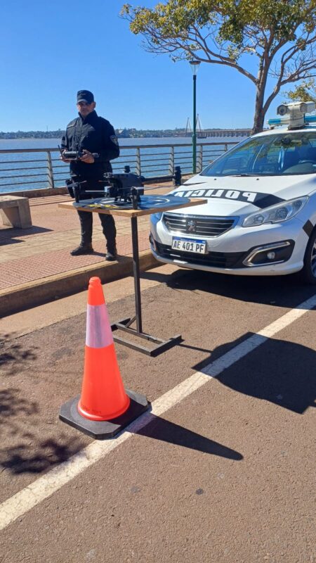 Todo listo para la Estudiantina: la Policía desplegará tecnología y control para proteger a miles de jóvenes en la Costanera posadeña imagen-24