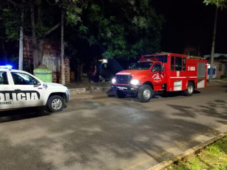 Bomberos sofocaron un incendio en una casa del barrio Urquiza en Posadas imagen-24