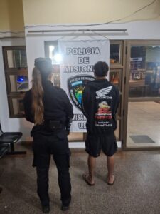 Fuga y persecución por cámaras terminó con la detención de un «delivery de drogas» en Posadas imagen-3