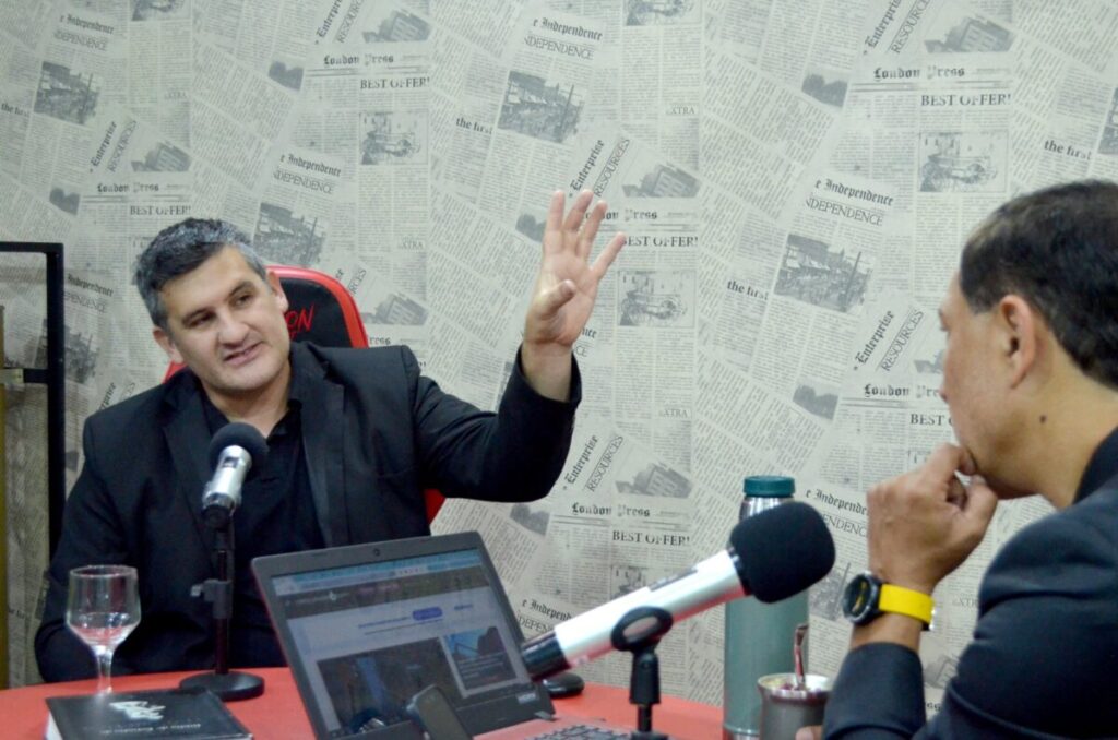 «Hay evidencias internas y externas que nos muestran que la Biblia es un libro confiable», dice teólogo y filósofo cristiano imagen-4