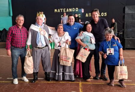 El Mateando brindó una gran fiesta para más de 400 abuelos de Oberá imagen-5