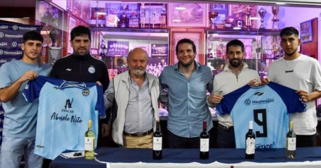 El club que jugó en Primera, le ganó a la Unión Soviética y regresa al fútbol argentino después de 30 años imagen-5