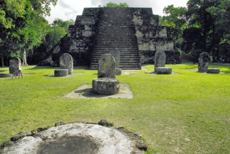 Sorprendente hallazgo: por qué los mayas incrustaban piedras de jade en los dientes de los niños imagen-7