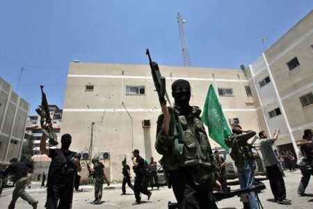 Bajo intensa presión, Hamas estudia el plan de paz de Trump y Netanyahu aclara un punto clave imagen-9