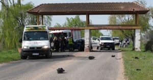 Murieron una mujer y su hija tras chocar con la columna de un limitador de altura en Olavarría imagen-2