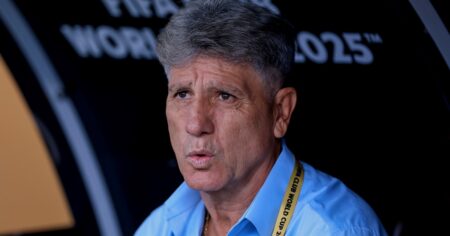 Renato Gaúcho, contra "los genios de Internet": la explosiva renuncia del DT del Fluminense ante la prensa, tras la caída con Lanús imagen-17