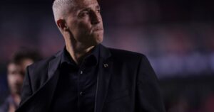 No levanta: cuarta derrota al hilo para Crespo en San Pablo y muy lejos de la punta del Brasileirao imagen-2