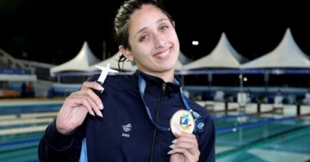 Agostina Hein arrasa en Brasil y ya suma seis oros en el Sudamericano Juvenil de natación imagen-8
