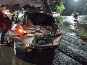 Posadas | Choque entre un auto y una grúa de auxilio en avenida Quaranta dejó tres heridos, uno en terapia intensiva imagen-4