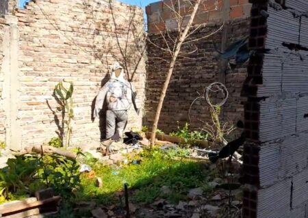 Video impactante: la casa del triple femicidio en Florencio Varela quedó sin custodia policial imagen-10
