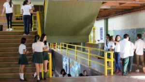 Escuela de Comercio 18: un estudiante sacó una navaja en una pelea con otro alumno imagen-1