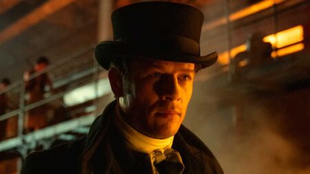 "No tiene la misma fuerza explosiva": la nueva serie del creador de 'Peaky Blinders' ya está en Netflix y la crítica ya ha hecho su veredicto imagen-110